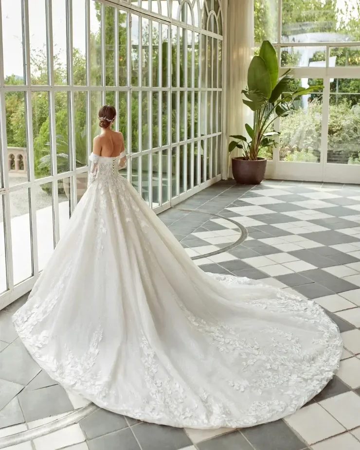 Luna Novias Zitye Default Thumbnail Image