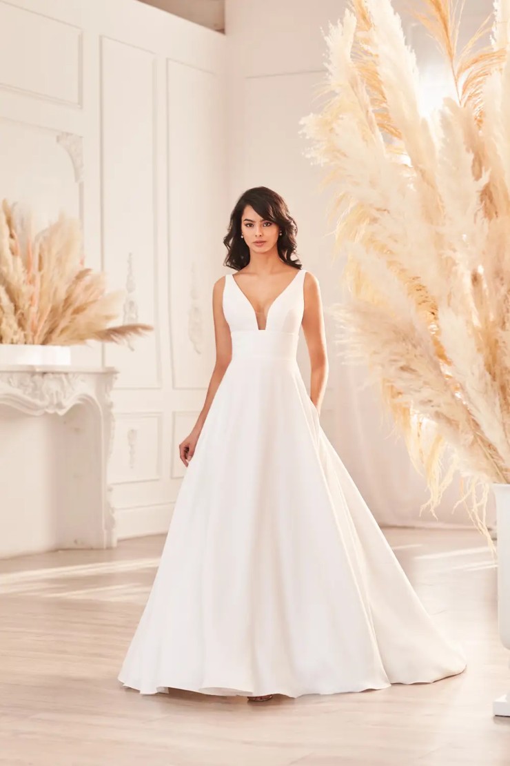 Paloma Blanca 4962 Default Thumbnail Image