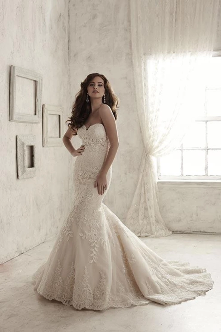 The Taylor'd to You Collection 18014 Default Thumbnail Image